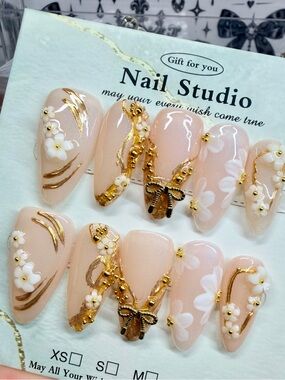 Gold Accent Nude Pink Press-On Nail Set Size Small